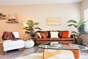 Boho 2 bed/2 bath Luxury Condo in the Heart of KC!